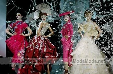 John Galliano defile görüntüleri