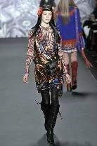 Anna Sui bayan koleksiyonu