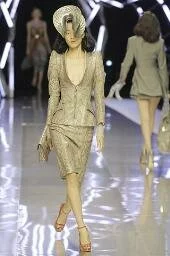 Alexander Mcqueen şapkalı koleksiyon